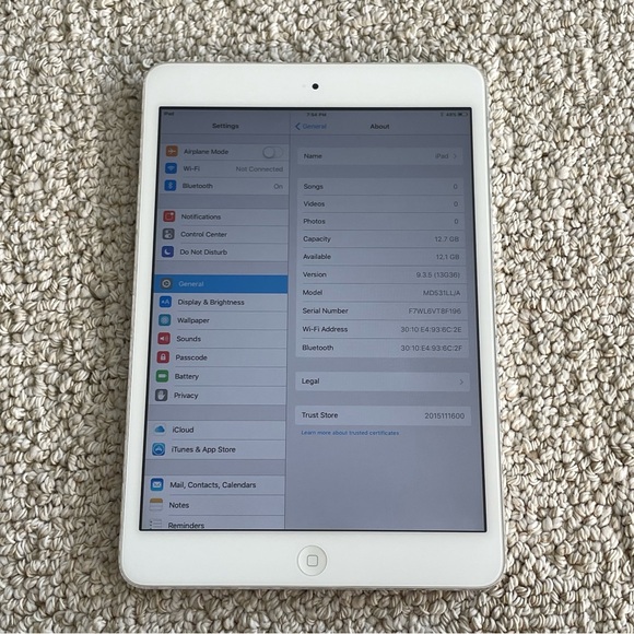 iPad Mini 1st Gen with case - Picture 4 of 8